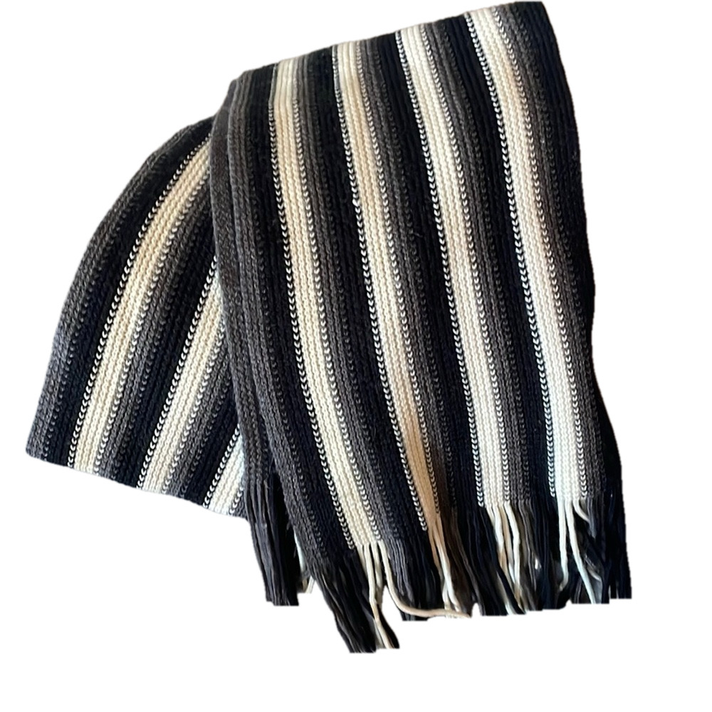 Knitted black scarf